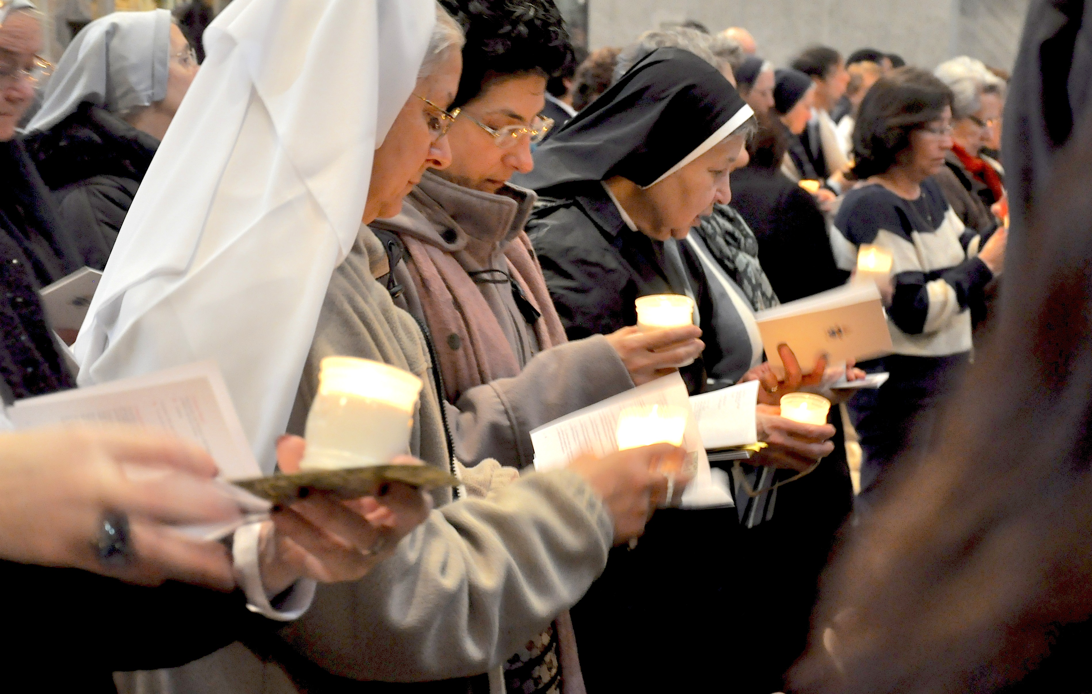 Nuns praying in Saint Peter basilic February 2012