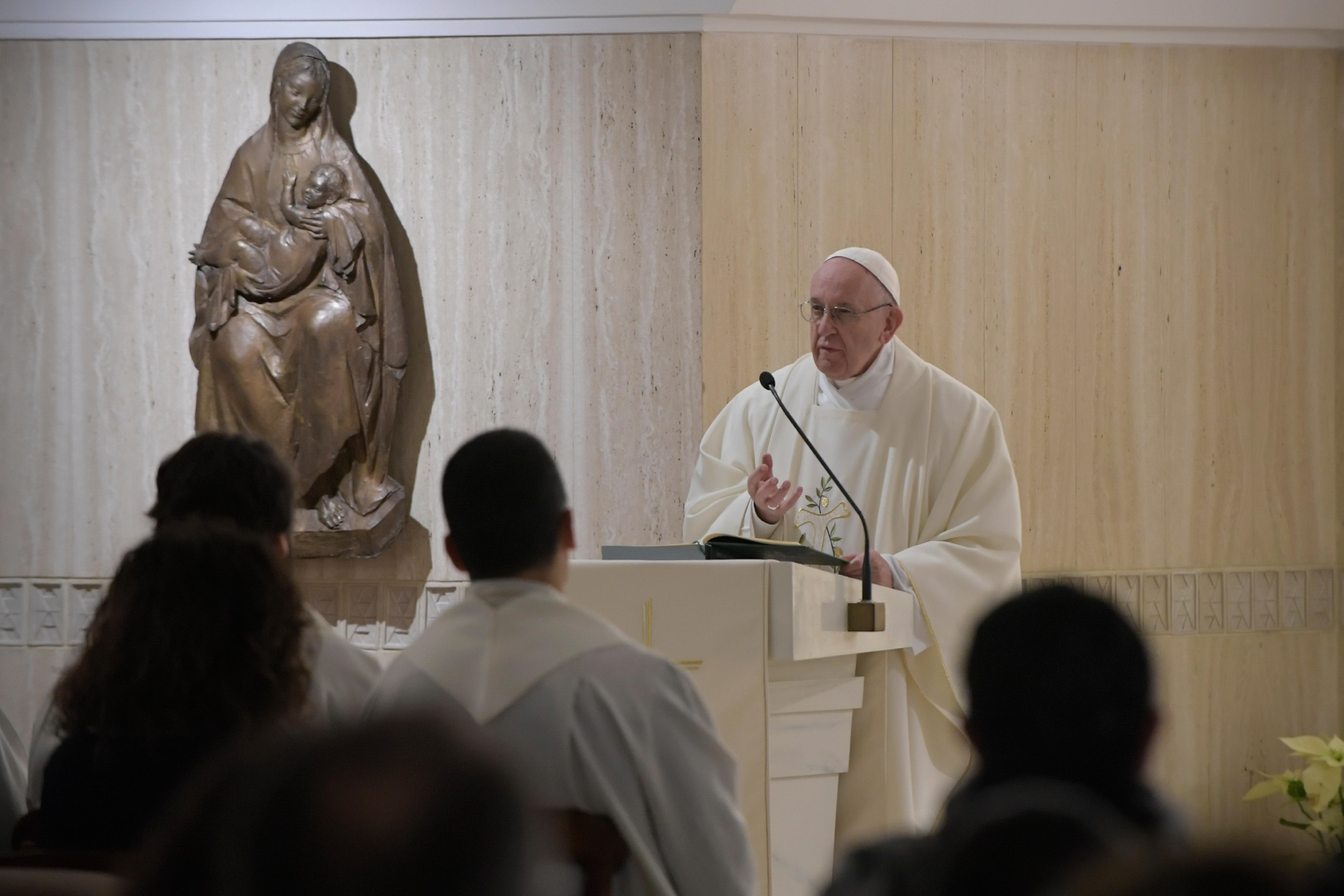 Pope Laments Christians Of Compromise In Morning Homily - 