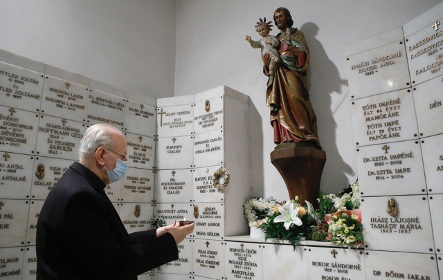FEATURE: Cardinal Peter Erdo Prays for Recovery of Those With COVID & for Lives Lost from COVID