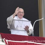 Pope Francis Explains the Trinity with the Sign of the Cross 