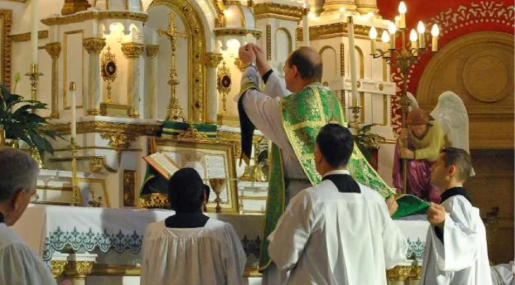 Recently rumors have been flying that Pope Francis is preparing to impose stringent restrictions on the Traditional Latin Mass