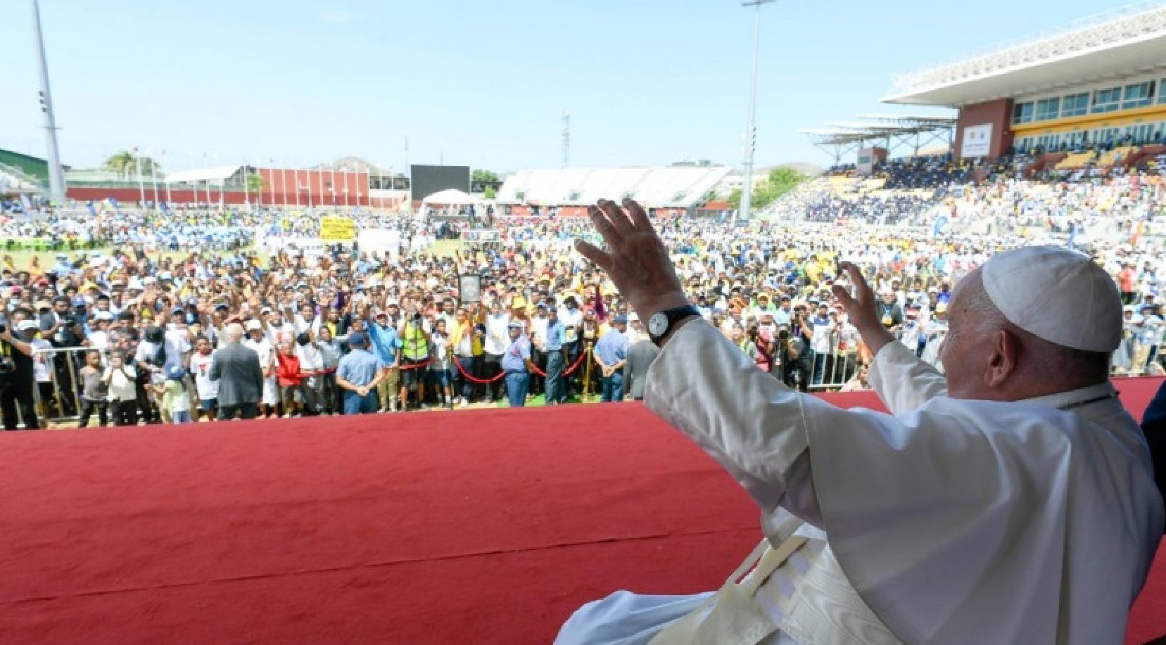 he met with over 10,000 young people at the Sir John Guise Stadium in Papua New Guinea’s capital, Port Moresby