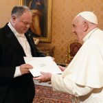 New Israeli ambassador to the Vatican presents himself to the Pope