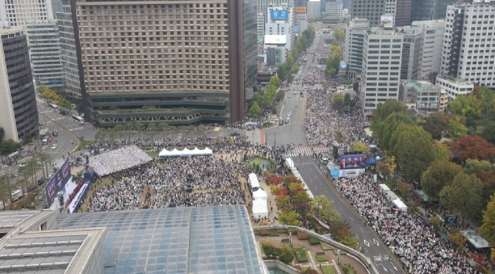 Demonstrators joined in prayer for three hours