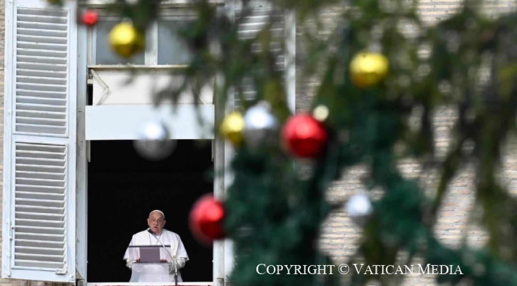 the Pope appeared on the balcony of the Apostolic Palace