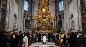 Concelebrating the Mass were the 21 new cardinals created by the Pope on the afternoon of Saturday, December 7