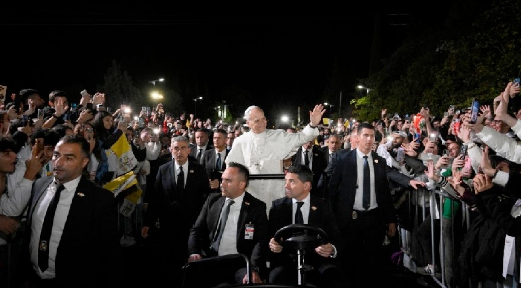 How can we persevere in our commitment to peace? The Pope’s message to young people in Lebanon