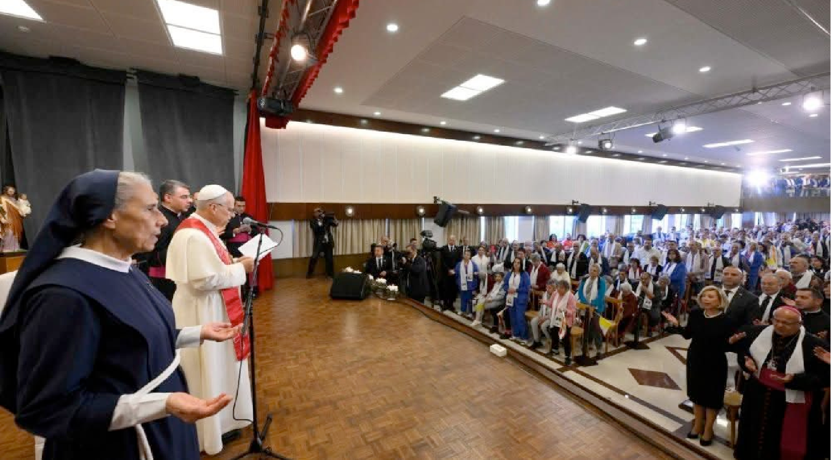 “We cannot forget the most vulnerable”: Pope Leo XIV at a hospital in Lebanon