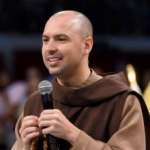 Carmelite friar who prays the Rosary online at 4 a.m. becomes Brazil’s most-watched streamer in 2025