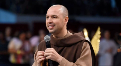 Carmelite friar who prays the Rosary online at 4 a.m. becomes Brazil’s most-watched streamer in 2025