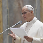 Pope Leo XIV concludes his annual spiritual exercises with some impromptu words about Christ and Communion